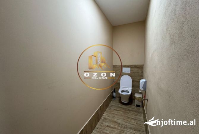 Shitet Biznes (Lokal) tek Bulevardi Bajram Curri!