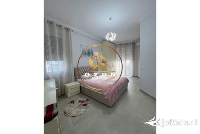 Shtepi me qera 2+1 ne Tirane - 1,700 Euro