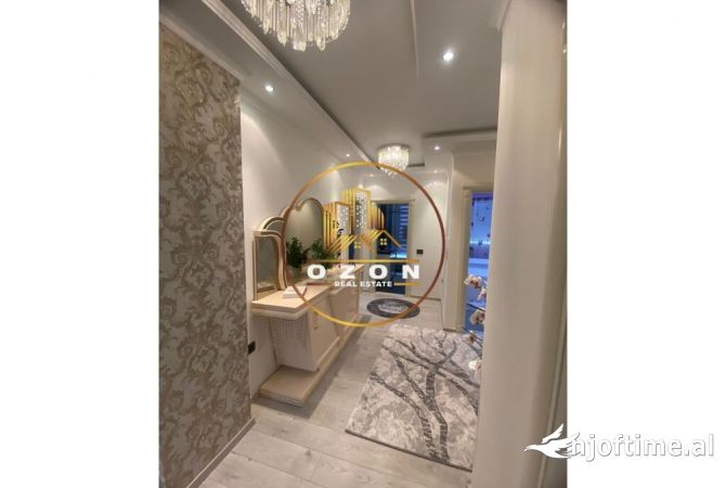 Shtepi ne shitje Apartament ne Tirane, 3+1, Mobilimi E mobiluar, Pagesa 265,000  Euro.