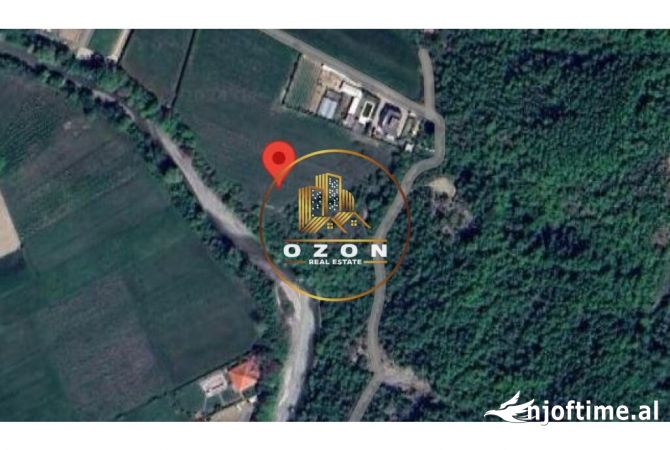 Truall ose Toke ne Tirane - 160,000 Euro