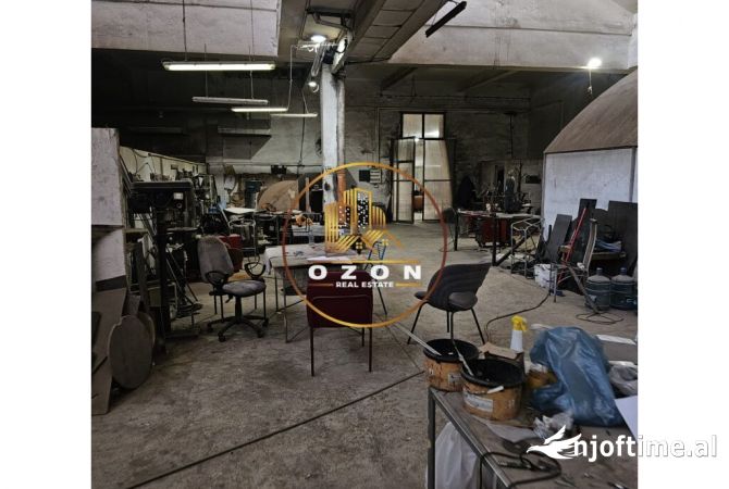 Ambient biznesi me qera 4+1 ne Tirane - 1,300 Euro