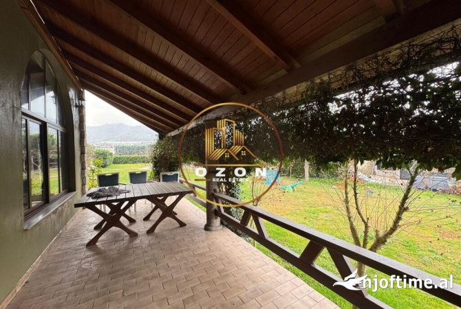 Ambient biznesi me qera 2+1 ne Tirane - 1,200 Euro