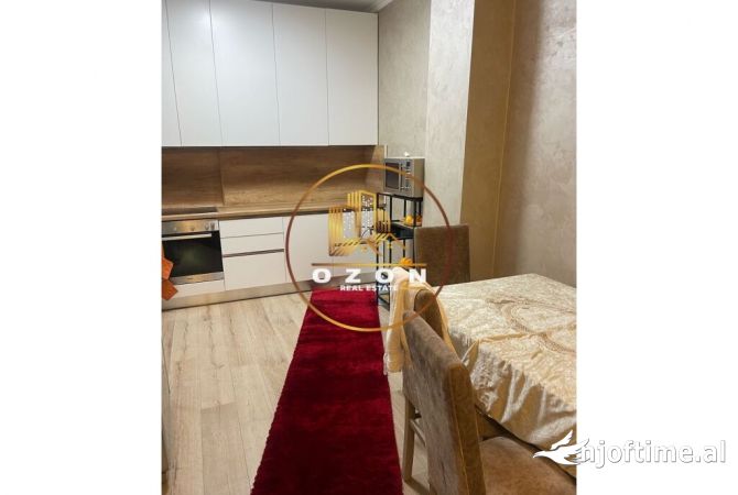 Shtepi me qera Apartament ne Tirane, 2+1, Mobilimi E mobiluar, Pagesa 800  Euro.