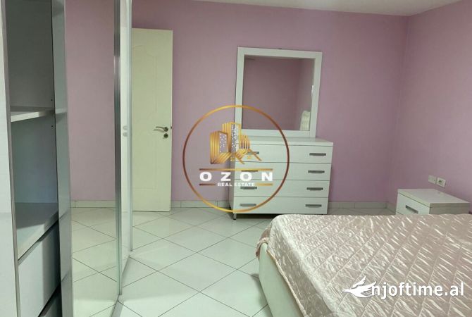 Shtepi me qera Apartament ne Tirane, 2+1, Mobilimi E mobiluar, Pagesa 700  Euro.