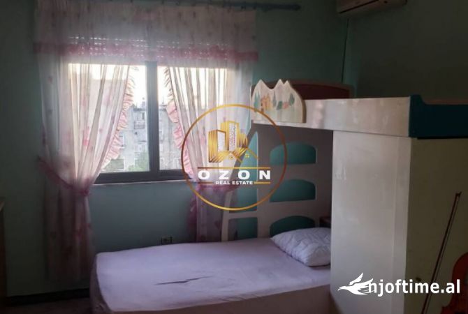 Shtepi ne shitje Apartament ne Tirane, 2+1, Mobilimi E mobiluar, Pagesa 88,000  Euro.