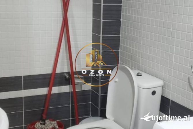 Shtepi ne shitje Apartament ne Tirane, 2+1, Mobilimi E mobiluar, Pagesa 88,000  Euro.