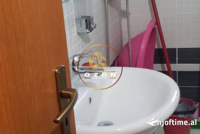 Shtepi ne shitje Apartament ne Tirane, 2+1, Mobilimi E mobiluar, Pagesa 88,000  Euro.