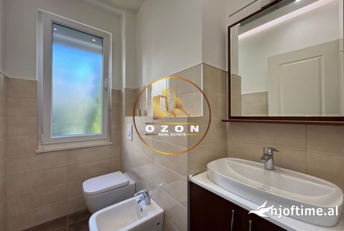 Shtepi ne shitje Apartament ne Tirane, 5+1, Mobilimi Bosh, pa mobiluar, Pagesa 750,000  Euro.