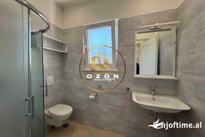 Shtepi ne shitje Apartament ne Tirane, 5+1, Mobilimi Bosh, pa mobiluar, Pagesa 750,000  Euro.