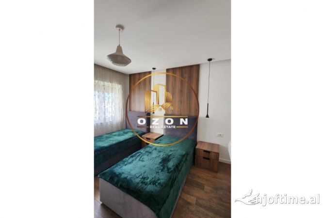Shtepi me qera Apartament ne Tirane, 3+1, Mobilimi E mobiluar, Pagesa 2,500  Euro.
