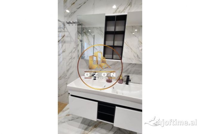 Shtepi me qera Apartament ne Tirane, 3+1, Mobilimi E mobiluar, Pagesa 2,500  Euro.