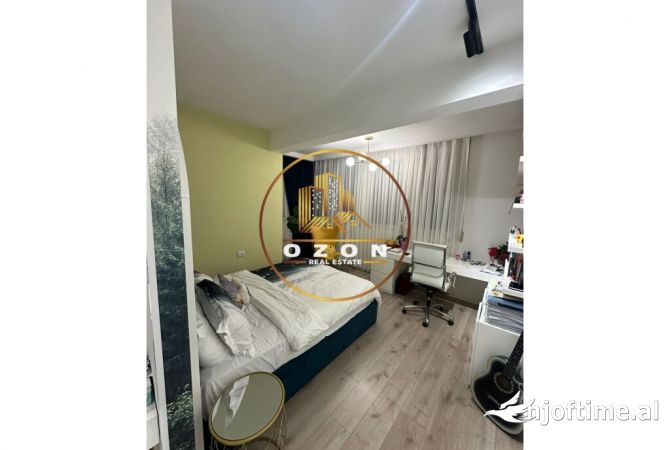 Shtepi ne shitje Apartament ne Tirane, 3+1, Mobilimi E mobiluar, Pagesa 400,000  Euro.