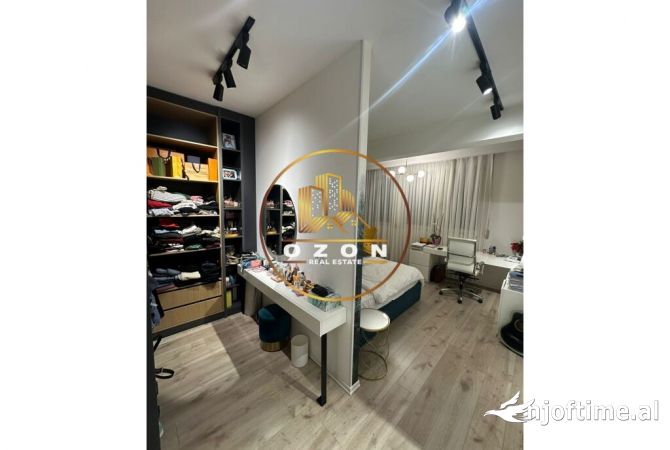 Shtepi ne shitje Apartament ne Tirane, 3+1, Mobilimi E mobiluar, Pagesa 400,000  Euro.