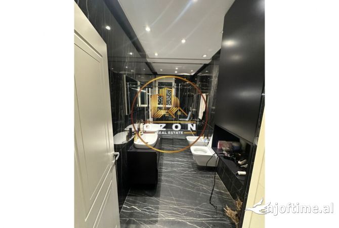 Shtepi ne shitje Apartament ne Tirane, 3+1, Mobilimi E mobiluar, Pagesa 400,000  Euro.