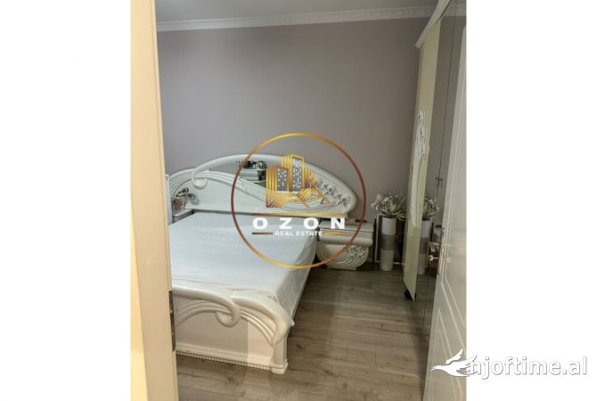 Shtepi ne shitje Apartament ne Tirane, 3+1, Mobilimi E mobiluar, Pagesa 400,000  Euro.
