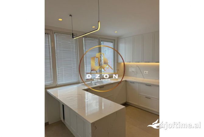 Shtepi ne shitje Apartament ne Tirane, 3+1, Mobilimi E mobiluar, Pagesa 700,000  Euro.