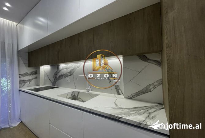 Shtepi me qera Vila Luksoze ne Tirane, 3+1, Mobilimi E mobiluar, Pagesa 3,000  Euro.