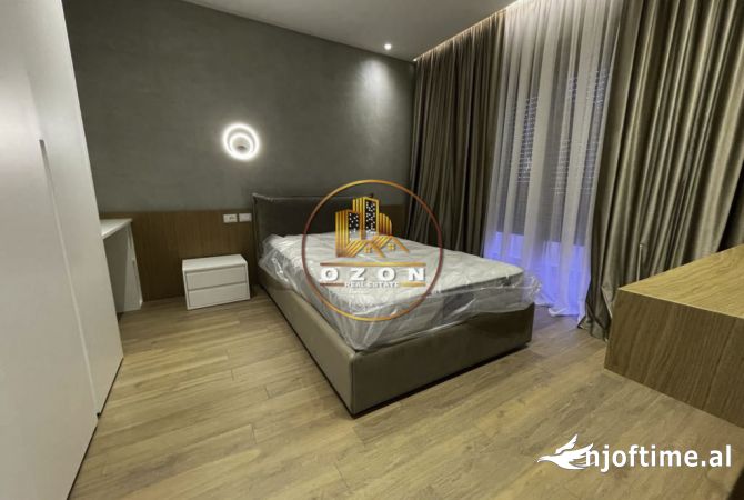 Shtepi me qera Vila Luksoze ne Tirane, 3+1, Mobilimi E mobiluar, Pagesa 3,000  Euro.