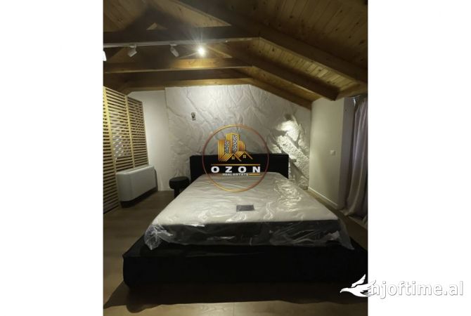 Shtepi me qera Vila Luksoze ne Tirane, 3+1, Mobilimi E mobiluar, Pagesa 3,000  Euro.