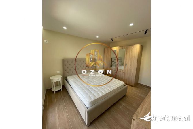 Shtepi me qera Apartament ne Tirane, 2+1, Mobilimi Pjeserisht e mobiluar, Pagesa 600  Euro.