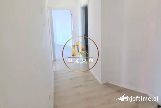 Shtepi me qera Apartament ne Tirane, 3+1, Mobilimi Bosh, pa mobiluar, Pagesa 750  Euro.