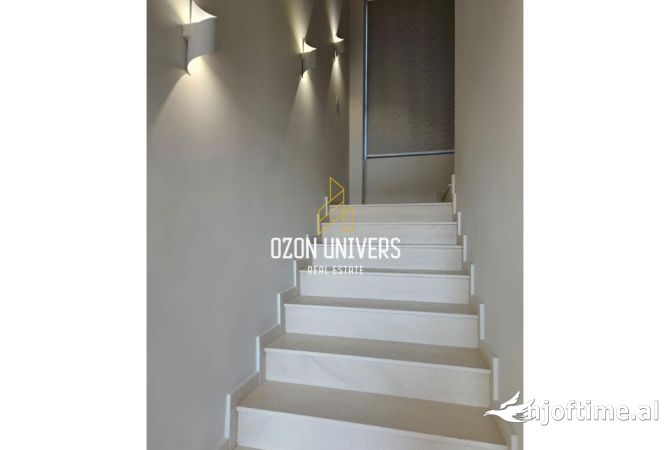 Shtepi ne shitje Apartament ne Vlore, 2+1, Mobilimi E mobiluar, Pagesa 325,000  Euro.