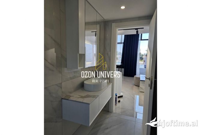 Shtepi ne shitje Apartament ne Vlore, 2+1, Mobilimi E mobiluar, Pagesa 325,000  Euro.