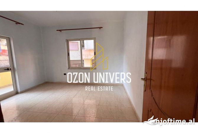 Shtepi me qera Apartament ne Tirane, 4+1, Mobilimi Bosh, pa mobiluar, Pagesa 1,100  Euro.