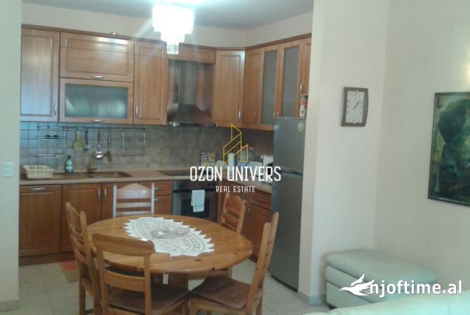 Shtepi me qera 2+1 ne Tirane - 1,000 Euro