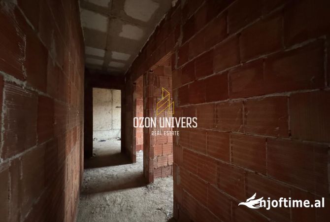 Shtepi ne shitje Apartament ne Tirane, 3+1, Mobilimi Bosh, pa mobiluar, Pagesa 98,800  Euro.