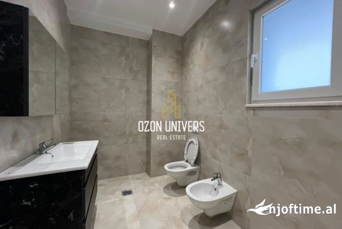 Shtepi me qera Vila Luksoze ne Tirane, 3+1, Mobilimi E mobiluar, Pagesa 3,000  Euro.