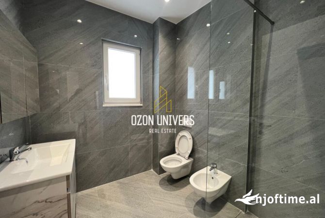 Shtepi me qera Vila Luksoze ne Tirane, 3+1, Mobilimi E mobiluar, Pagesa 3,000  Euro.