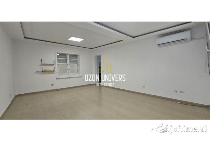 Ambjent per qira prane Stadiumit Dinamo dhe Bllokut !