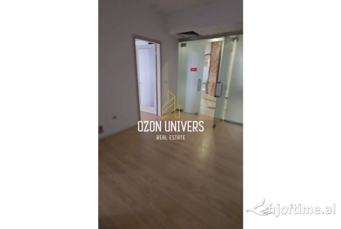 Ambient biznesi me qera 3+1 ne Tirane - 1,400 Euro