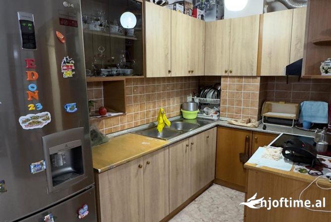 Shtepi me qera Apartament ne Tirane, 1+1, Mobilimi Bosh, pa mobiluar, Pagesa 450  Euro.