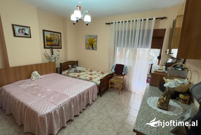 Shtepi me qera Apartament ne Tirane, 1+1, Mobilimi Bosh, pa mobiluar, Pagesa 450  Euro.