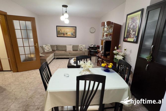 Shtepi ne shitje Apartament ne Tirane, 1+1, Mobilimi Bosh, pa mobiluar, Pagesa 210,940  Euro.