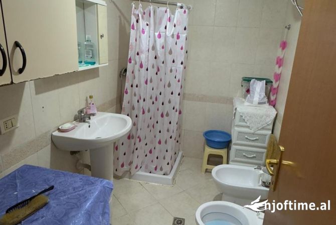 Shtepi ne shitje Apartament ne Tirane, 1+1, Mobilimi Bosh, pa mobiluar, Pagesa 210,940  Euro.