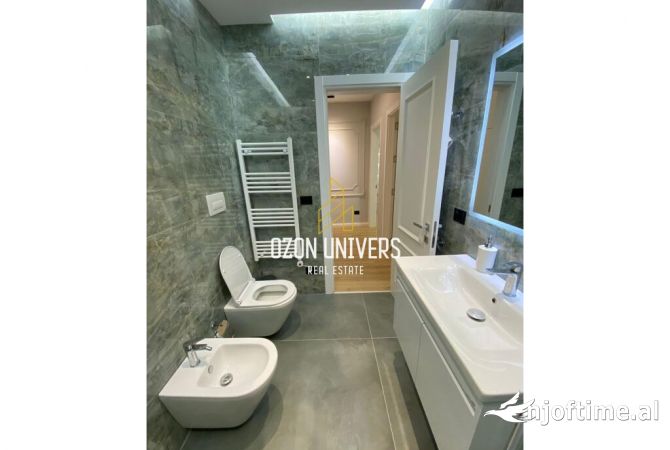 Shtepi me qera Apartament ne Tirane, 3+1, Mobilimi E mobiluar, Pagesa 2,400  Euro.