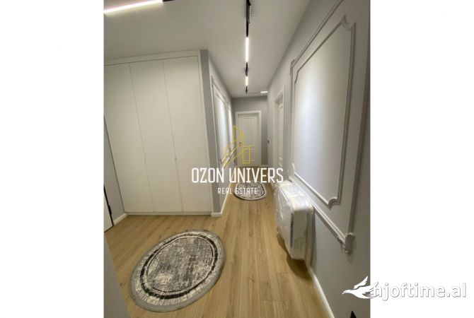 Shtepi me qera Apartament ne Tirane, 3+1, Mobilimi E mobiluar, Pagesa 2,400  Euro.