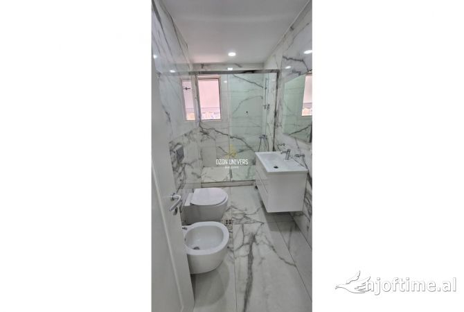 Shtepi ne shitje Apartament ne Tirane, 2+1, Mobilimi E mobiluar, Pagesa 158,000  Euro.
