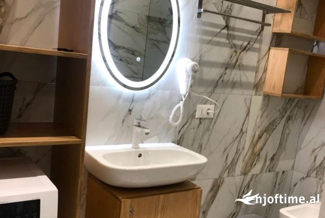 Shtepi me qera Apartament ne Tirane, 1+1, Mobilimi E mobiluar, Pagesa 1,100  Euro.