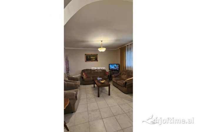 Shtepi ne shitje Apartament ne Tirane, 2+1, Mobilimi E mobiluar, Pagesa 120,000  Euro.