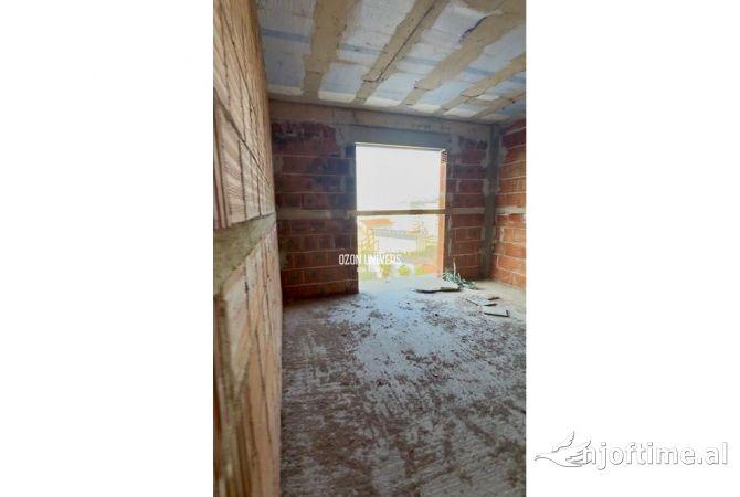 Shtepi ne shitje Apartament ne Tirane, 1+1, Mobilimi Bosh, pa mobiluar, Pagesa 97,170  Euro.