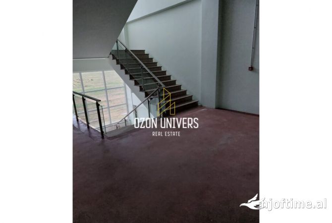 Shitet Godine Tre Kateshe me Funksion Sherbimi ne Portoromano, Durres