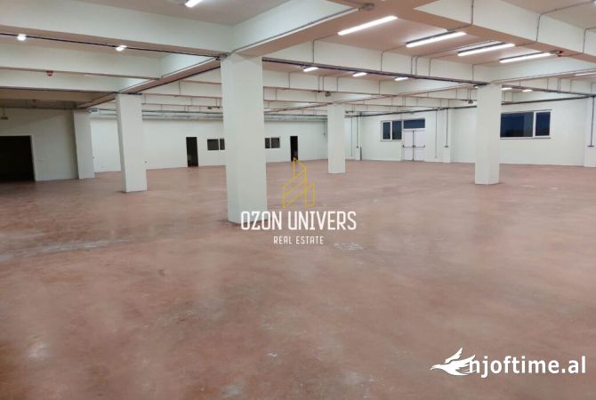 Shitet Godine Tre Kateshe me Funksion Sherbimi ne Portoromano, Durres