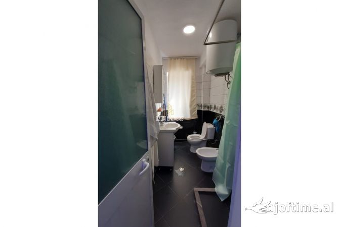 Shtepi ne shitje Apartament ne Tirane, 1+1, Mobilimi E mobiluar, Pagesa 125,000  Euro.