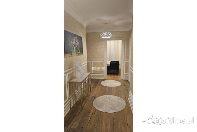 Shtepi me qera Apartament ne Tirane, 2+1, Mobilimi E mobiluar, Pagesa 2,300  Euro.