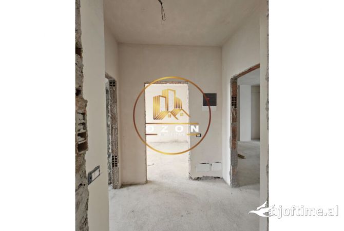 Apartment for sale in Tirana 3+1, Emty