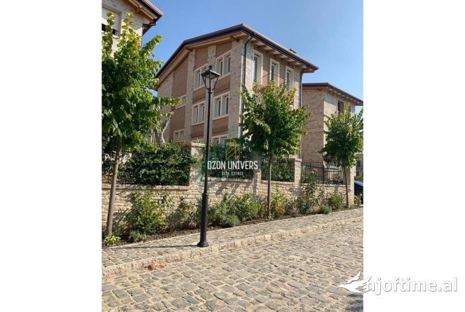 Luxury villas for sale in Tirana 4+1, Emty